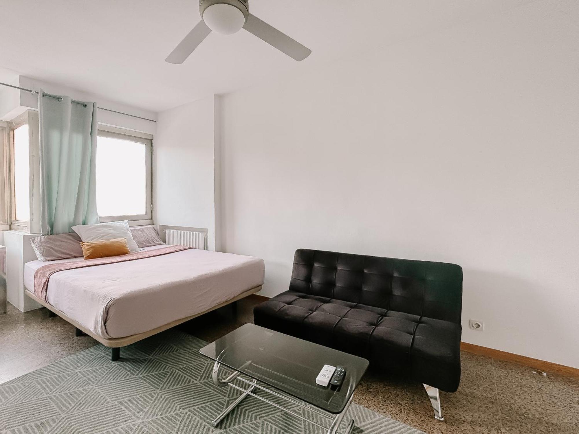 Lovely Rooms In Shared Apartment Gracia Neighborhood برشلونة المظهر الخارجي الصورة