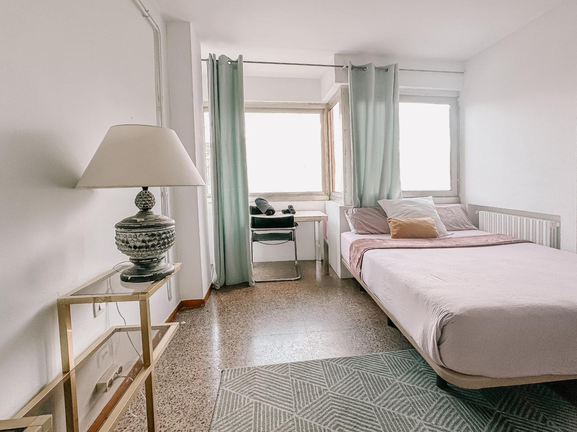Lovely Rooms In Shared Apartment Gracia Neighborhood برشلونة المظهر الخارجي الصورة